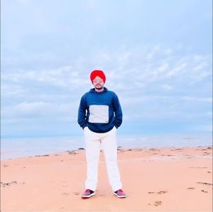 Meet your Posher, Amrit